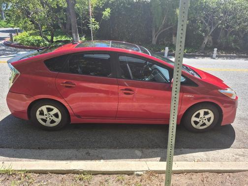 Red 2010 Toyota Prius IV