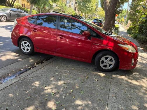 Red 2010 Toyota Prius IV