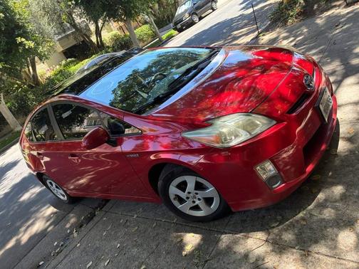 Red 2010 Toyota Prius IV