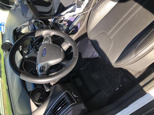 Photo 5 of 9 of 2014 Ford Focus Titanium
