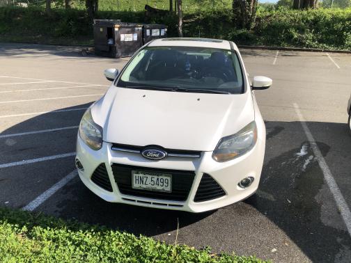 Photo 2 of 9 of 2014 Ford Focus Titanium