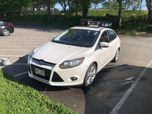 Photo 1 of 9 of 2014 Ford Focus Titanium