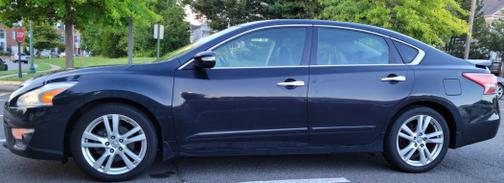 Photo 1 of 17 of 2013 Nissan Altima 3.5 SL