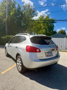 Silver 2013 Nissan Rogue SV w/SL Pkg
