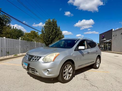 Silver 2013 Nissan Rogue SV w/SL Pkg