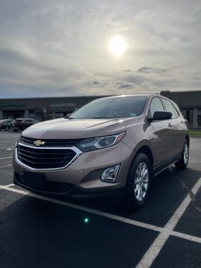 Photo 3 of 9 of 2019 Chevrolet Equinox LS