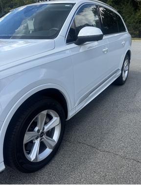 2023 Audi Q7 45 Premium Plus