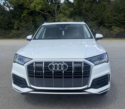 2023 Audi Q7 45 Premium Plus