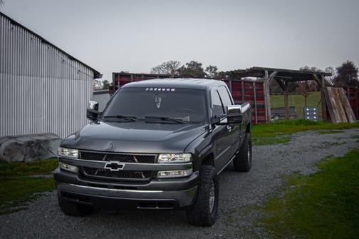 Gray 2002 Chevrolet Silverado 2500 LS H/D Crew Cab