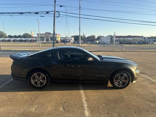 2011 Ford Mustang V6