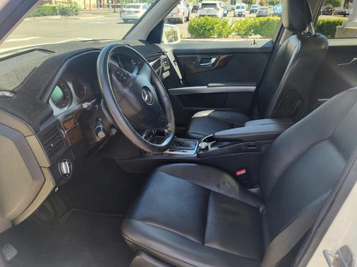 White 2010 Mercedes-Benz GLK-Class GLK 350