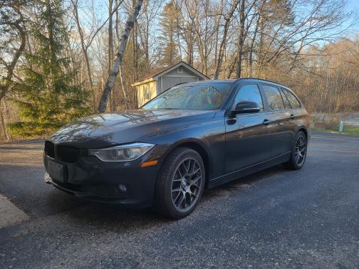 Photo 3 of 10 of 2014 BMW 328d xDrive