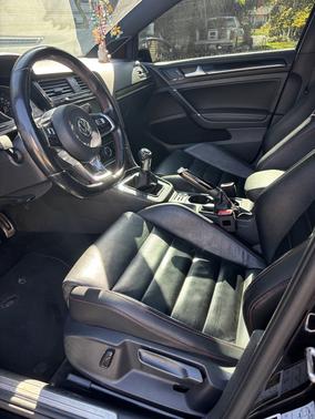2017 Volkswagen Golf GTI SE 4-Door