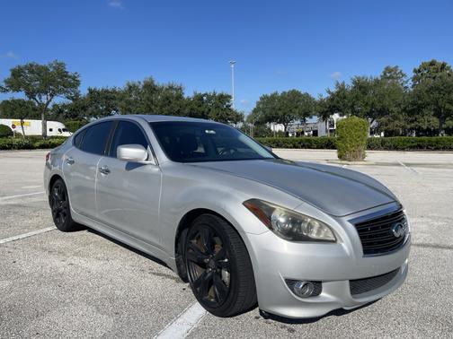 2011 INFINITI M56 Base
