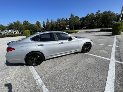 2011 INFINITI M56 Base