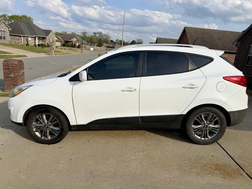 2015 Hyundai TUCSON SE