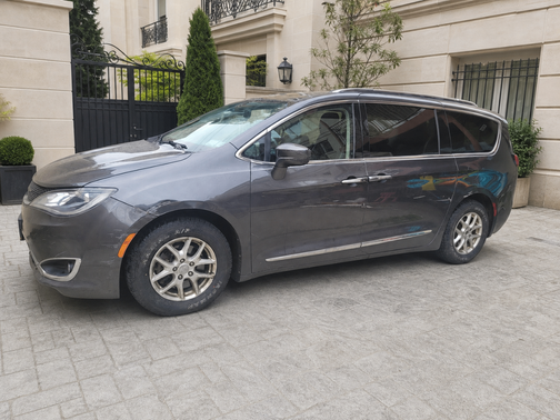 Black 2020 Chrysler Pacifica Touring L