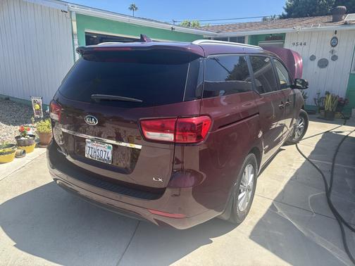 Red 2016 Kia Sedona LX