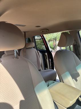 Red 2016 Kia Sedona LX