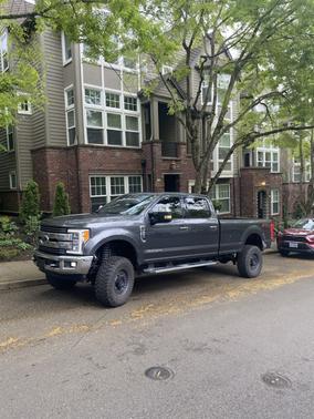 Beige 2018 Ford F-350 Lariat
