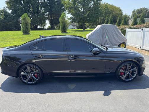 Black 2022 Genesis G70 3.3T