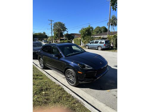 2023 Porsche Cayenne Platinum Edition