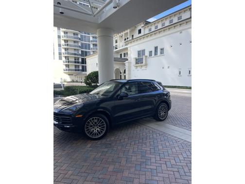 2023 Porsche Cayenne Platinum Edition