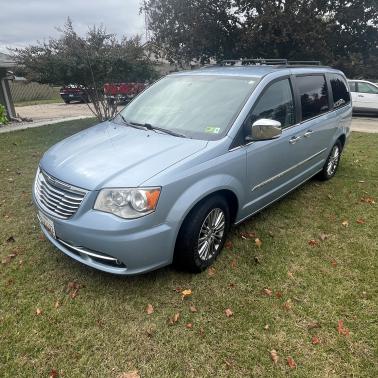 2013 Chrysler Town & Country Touring-L