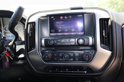 White 2014 GMC Sierra 1500 SLE