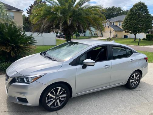 Silver 2021 Nissan Versa 1.6 SV