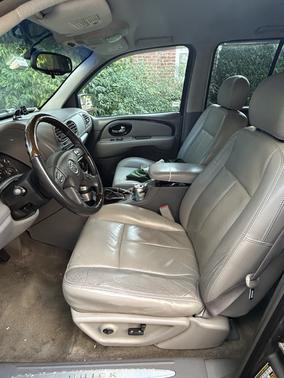 Gray 2005 Buick Rainier CXL