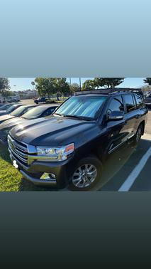 2017 Toyota Land Cruiser Base