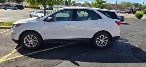 White 2019 Chevrolet Equinox LS