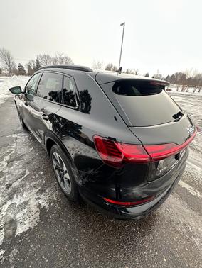 2021 Audi e-tron Premium