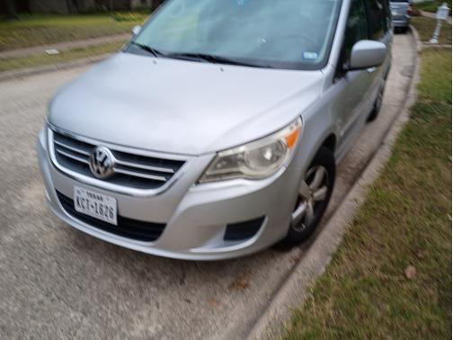 2009 Volkswagen Routan SE
