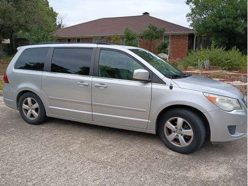 2009 Volkswagen Routan SE