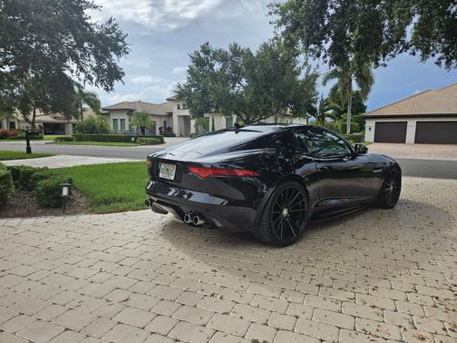 2016 Jaguar F-TYPE R