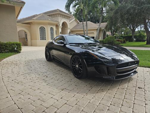 2016 Jaguar F-TYPE R