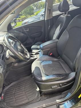 Black 2015 Hyundai TUCSON SE