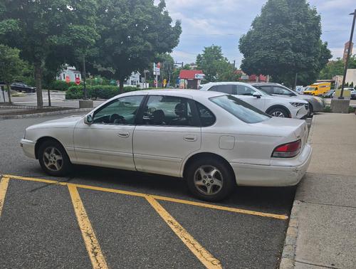 White 1997 Toyota Avalon XLS