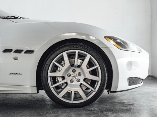 2013 Maserati GranTurismo Base