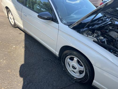White 2003 Chevrolet Monte Carlo LS