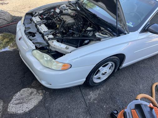 White 2003 Chevrolet Monte Carlo LS