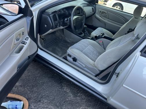White 2003 Chevrolet Monte Carlo LS