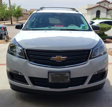 White 2017 Chevrolet Traverse LS