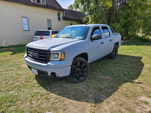 Gray 2007 Chevrolet Avalanche 1500 LS