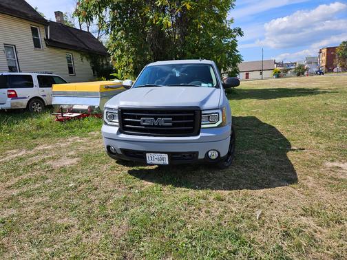 Gray 2007 Chevrolet Avalanche 1500 LS