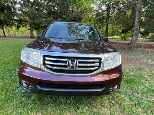 Red 2015 Honda Pilot LX
