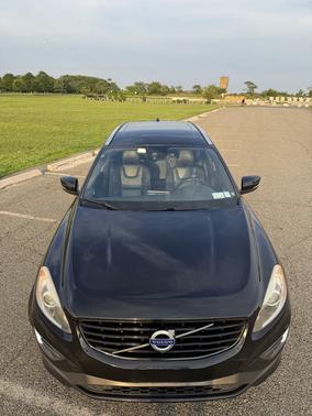 2016 Volvo XC60 T6 Drive-E R-Design