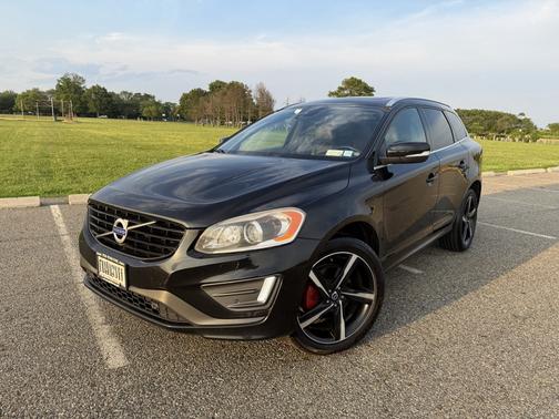 2016 Volvo XC60 T6 Drive-E R-Design